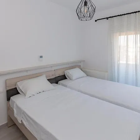 Rhodes Center Apartman *