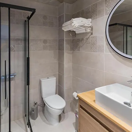 Rhodes Center Apartman *