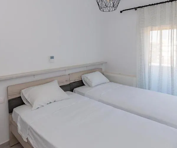 Rhodes Center Apartment *